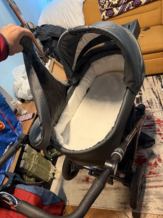Carucior cu scoica cu prindere ISOFIX