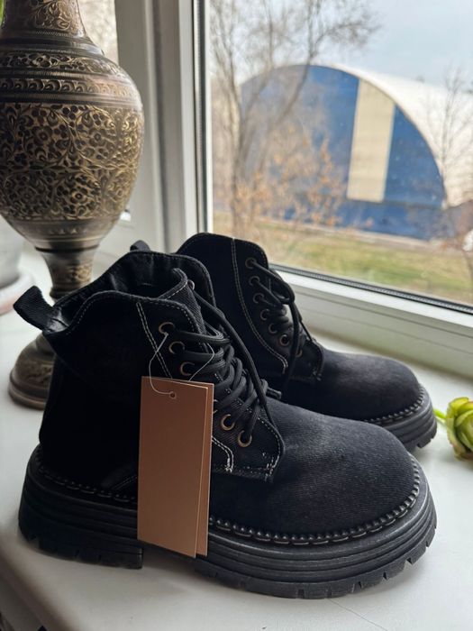 Продам ботинки новые