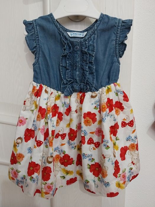 Vând rochiță Mayoral