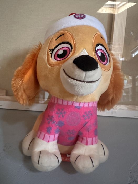 Jucarie plus Skye Craciun Paw Patrol 27cm