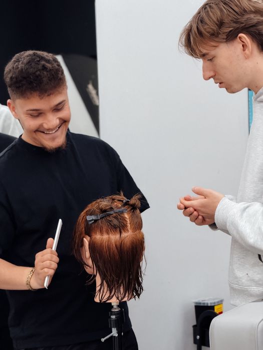 Търсим модели за безплатно мъжко подстригване | BRADAO Barbering School – Бургас