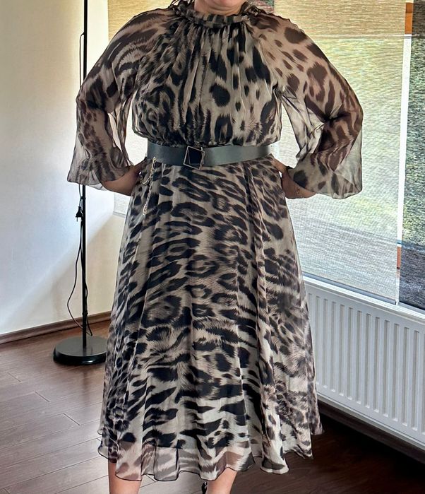 Vând rochie de matase !