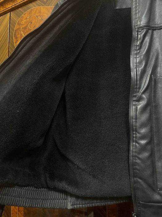 Продаётся мужская зимняя куртка Armani оригинал