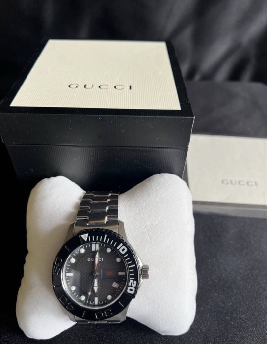 GUCCI оригинален часовник