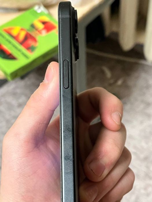 Продам айфон 15 отличный