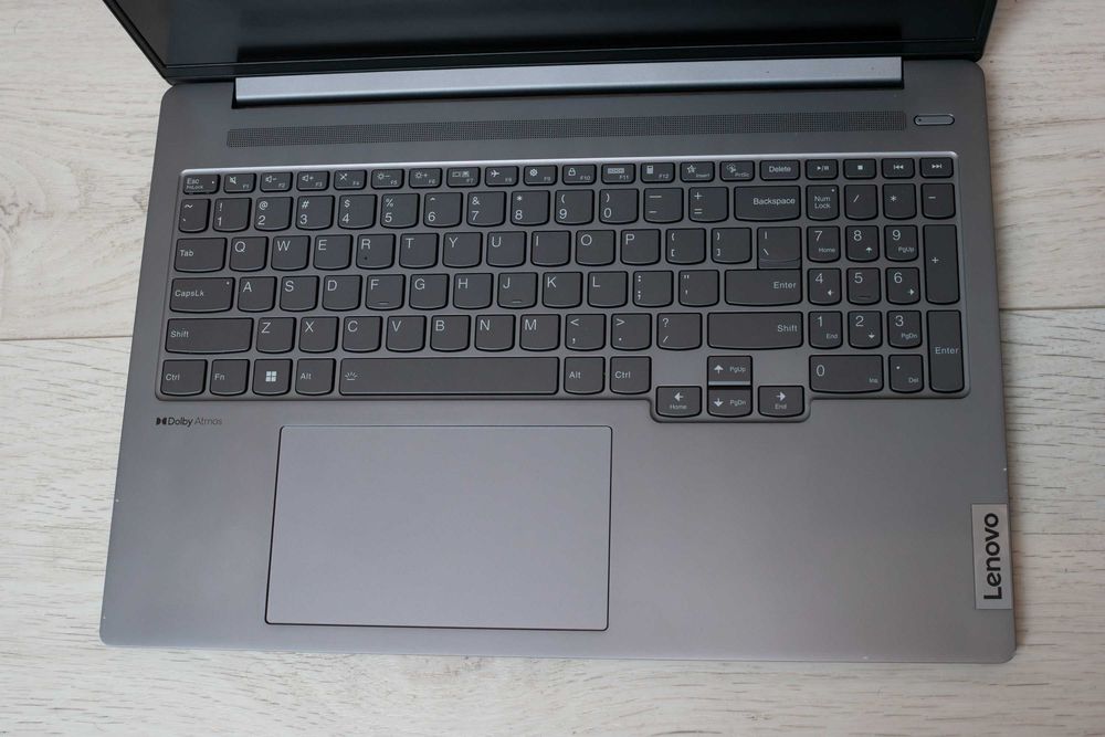 Laptop Lenovo Ideapad Pro 32GB Ram 1TB SSD 7840hs 780m 16" 16:10