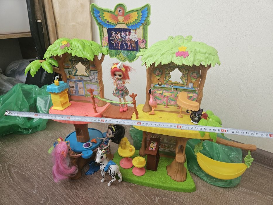 Домик Enchantimals с персонажами