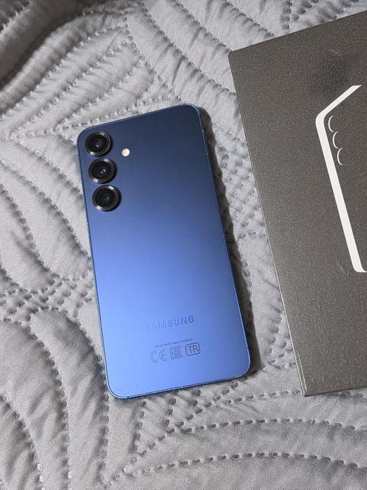Samsung Galaxy S25 с коробкой