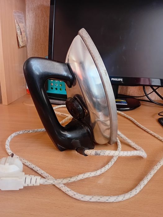 Утюг советский рабочий