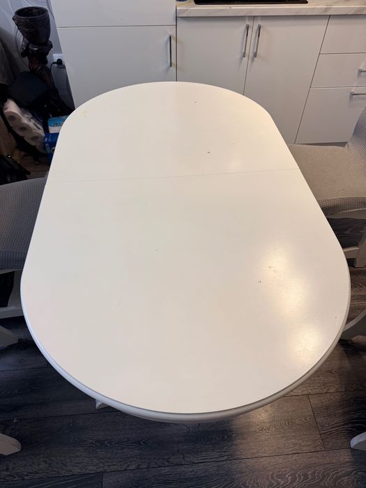 Masă de bucătărie cu scaune