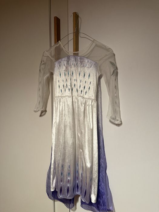 Дълга рокля на Елза