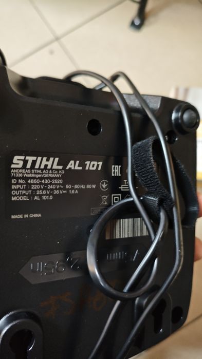 Încărcător Stihl Al 101 compatibil acumulatori Ak și Ap