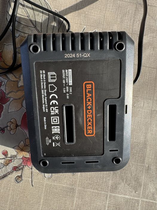 Vand incarcator + baterie black+decker