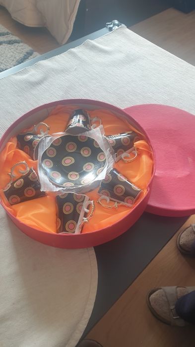 Чисто нов порцеланов сервиз за кафе