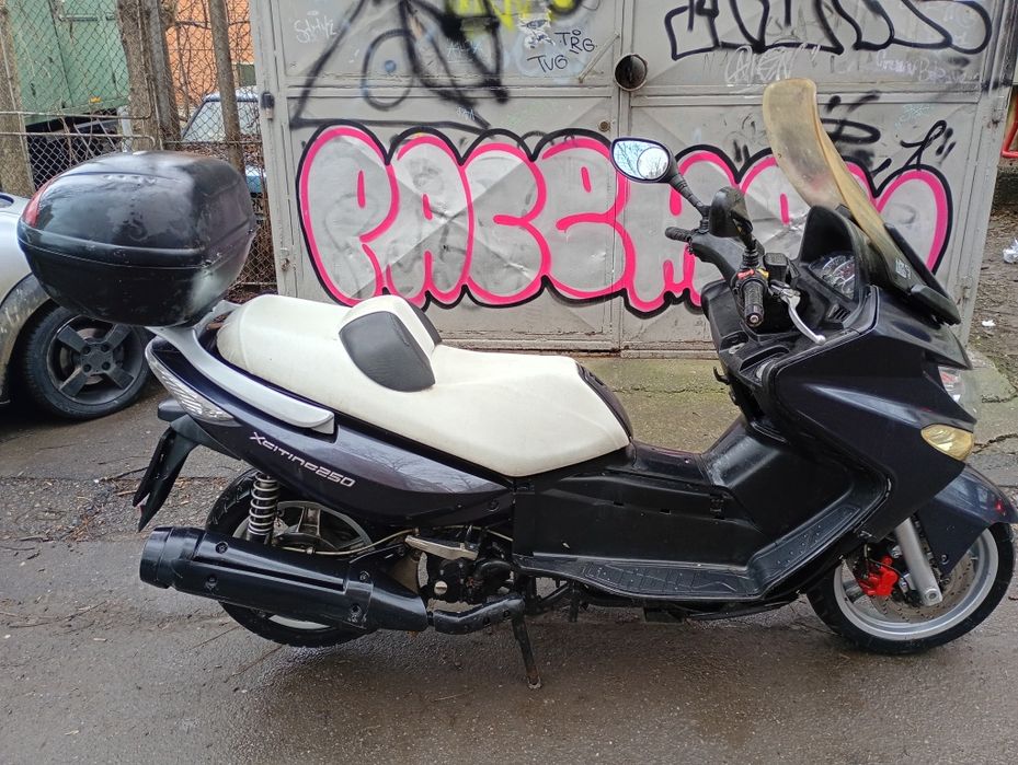 Vind convenabil Kymco Xaiting