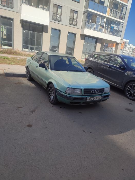 Машина сатылады Ауди б-4 1992