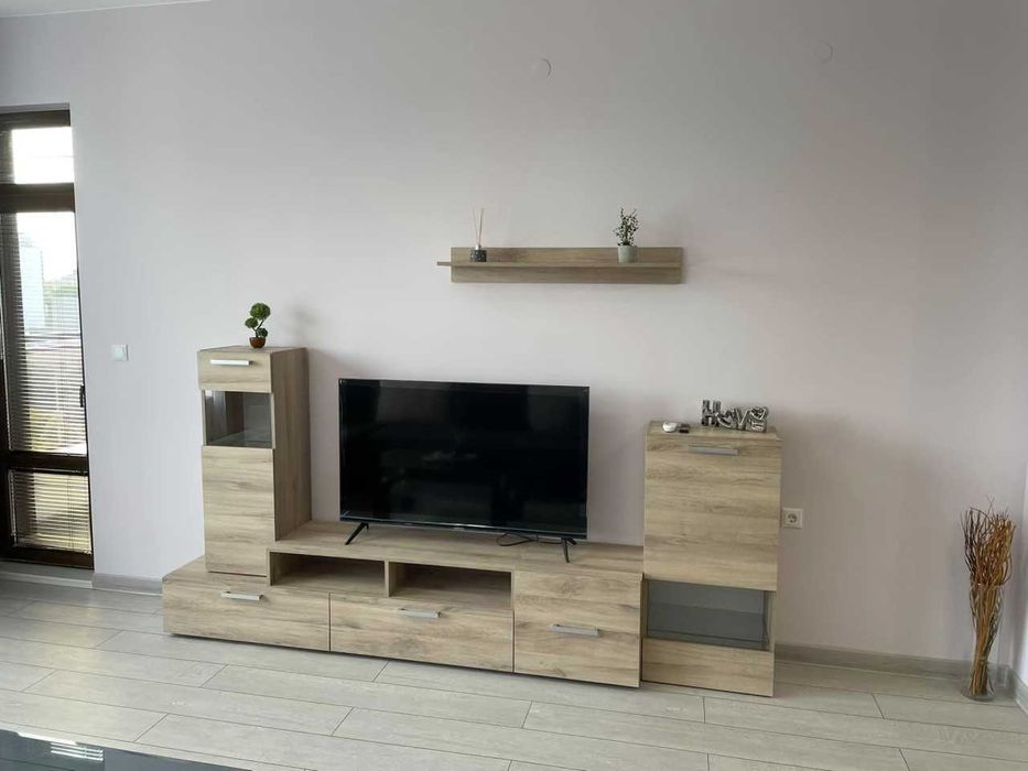 Дава се под наем Двустаен апартамент в Пловдив, Тракия - 77 кв.м за 375 € - Снимка #2