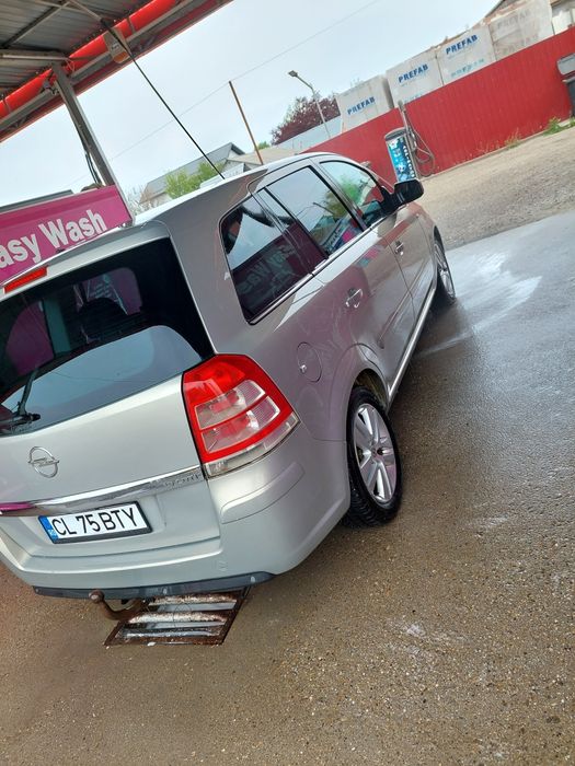 Opel Zafira  2011