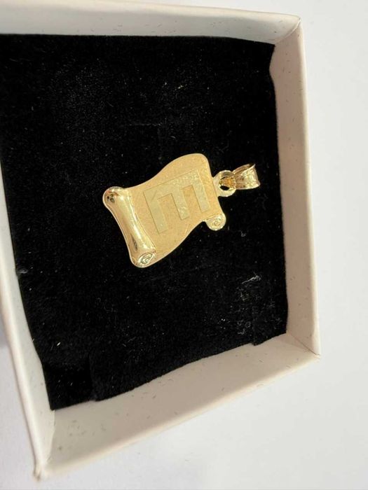 Нова златна висулка с буква „Е“ – 14К, 0.70 г