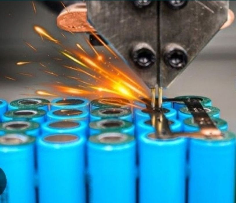 Контактная сварка акамуляторов.