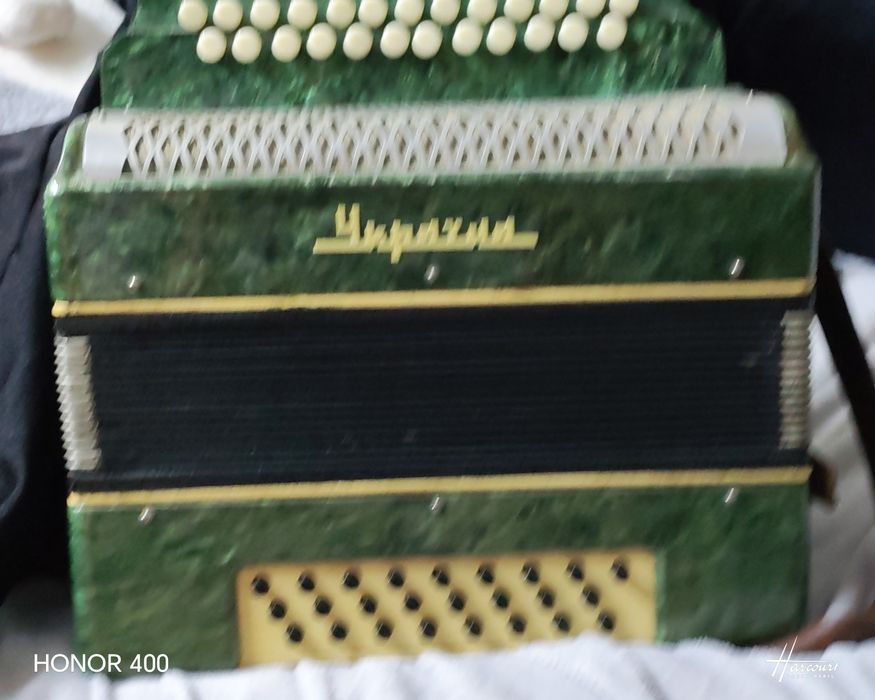 Продам гармонь"Украина"
