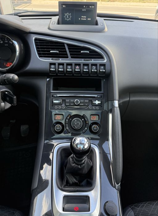 Peugeot 3008 euro 6 an 2016 158.000 km Panoramic Navi Piele ,Rate av 0