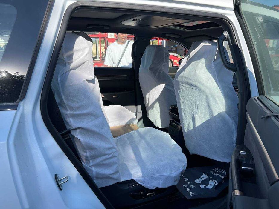 Dongfeng eπ008MAX