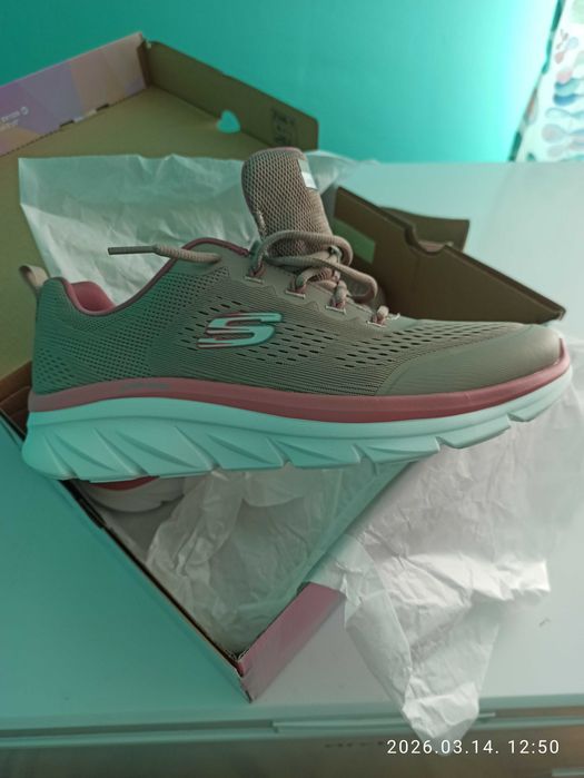 Pantofi Skechers 42. Femei