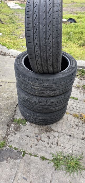 Гуми 4бр 235/45/18 - 1бр  - 17 евро