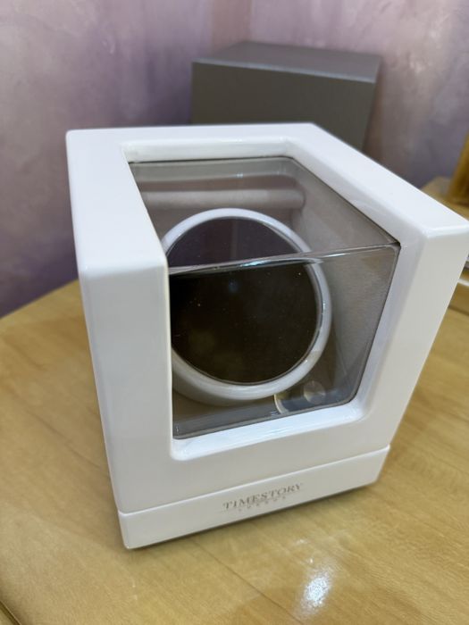 Шкатулка для часов с автоподзаводом