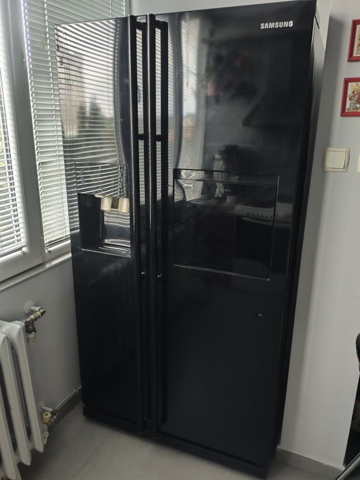 хладилник Samsung side by side