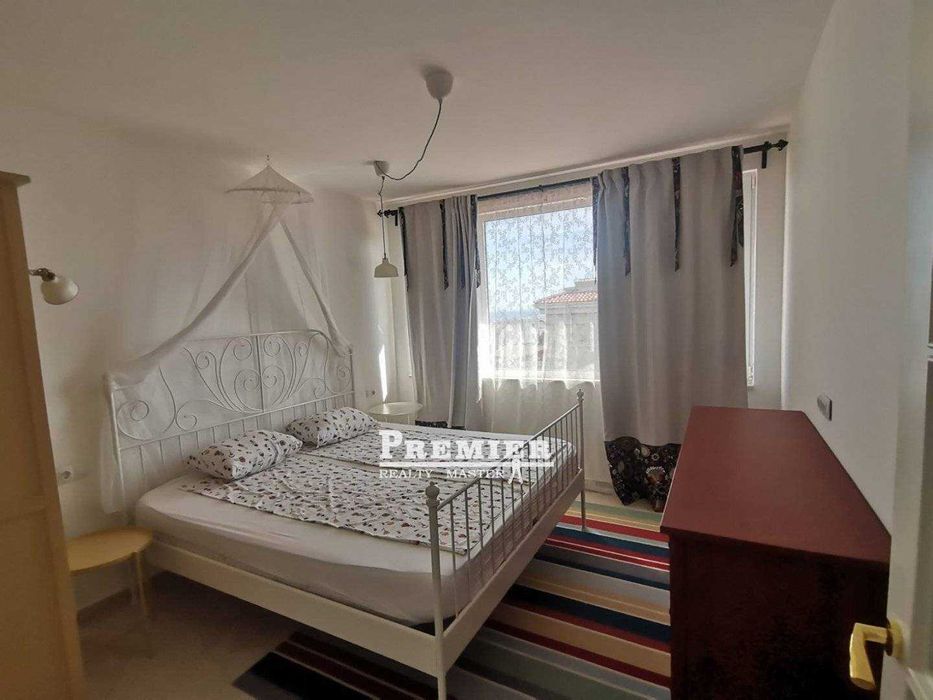 Уютен тристаен апартамент до брега на морето в Черноморец