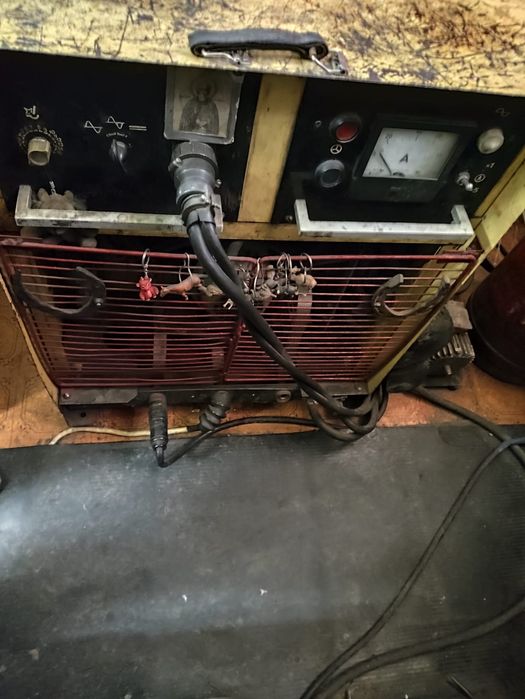 Продам аргонный сварочный аппарат бу. УДГУ