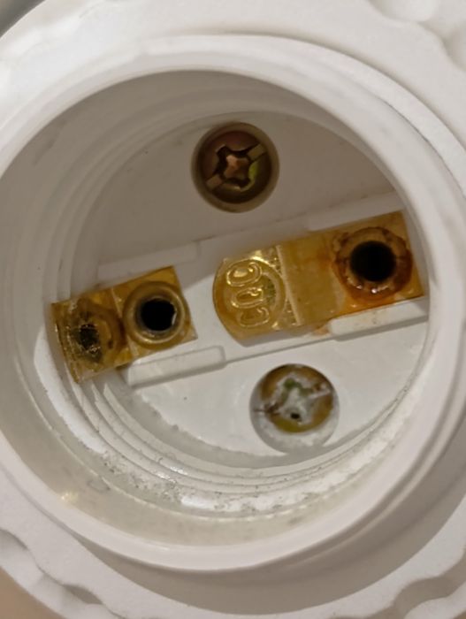 Люстра пятирожковая