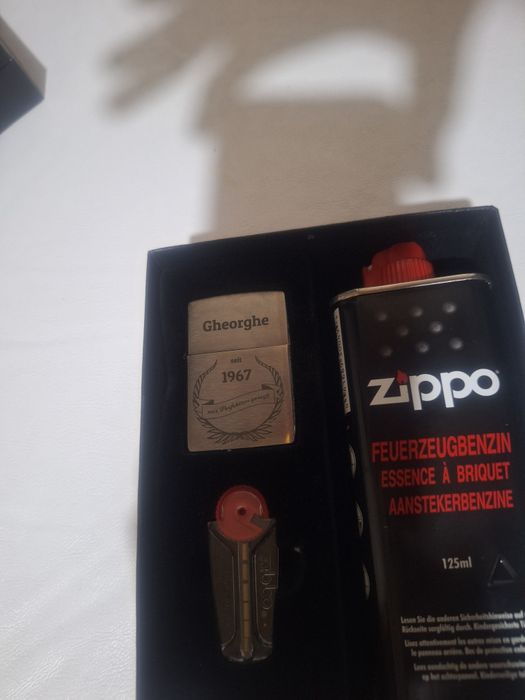 Vând bricheta zippo personalizată