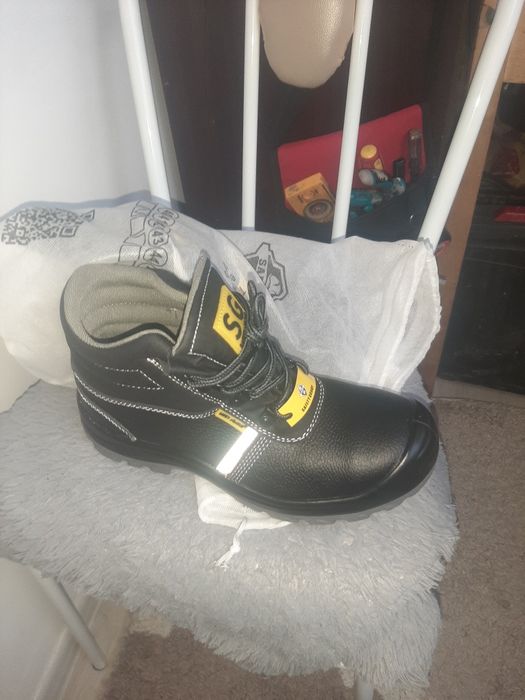 Спец обувь новая.
