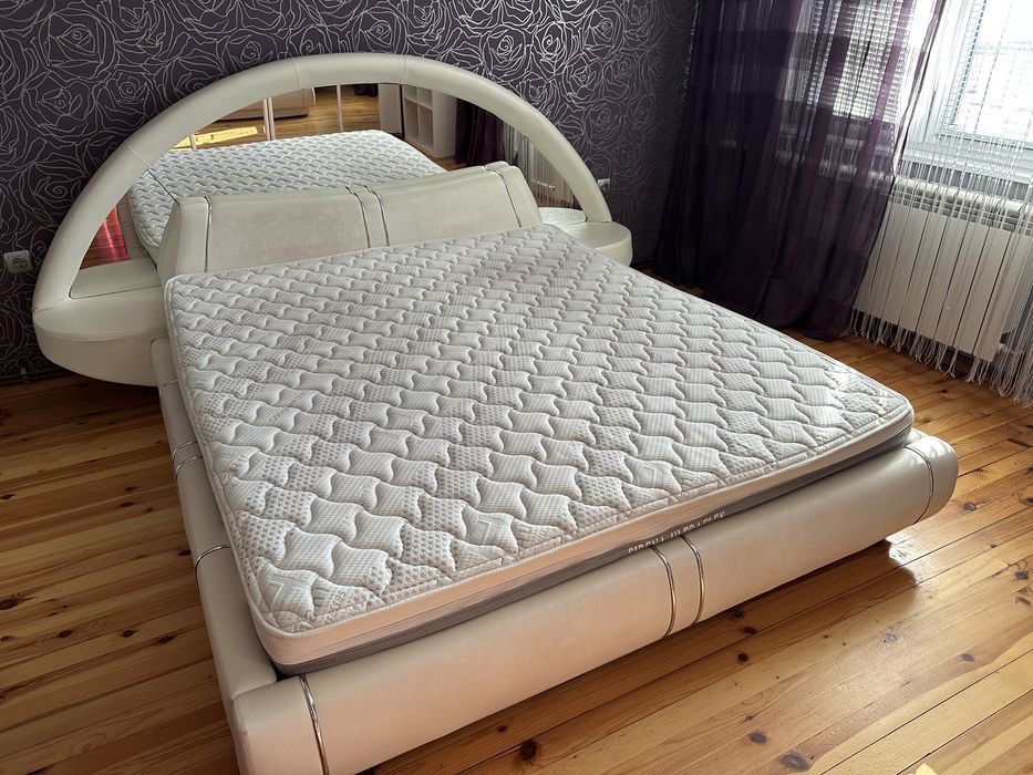 Кожена спалня с матрак