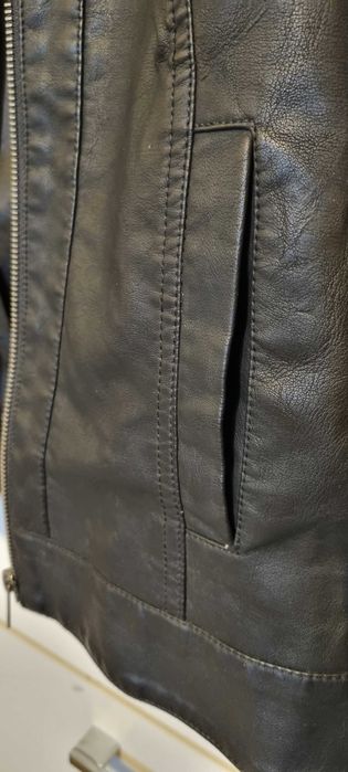 Продавам дамско яке от еко кожа, размер М
