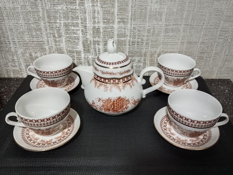Сервизы винтажные.