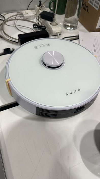 Робот пылесос , моющий