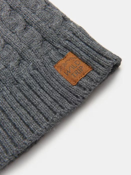 Зимна шапка beanie и зимен шал на Sinsay - чисто нови