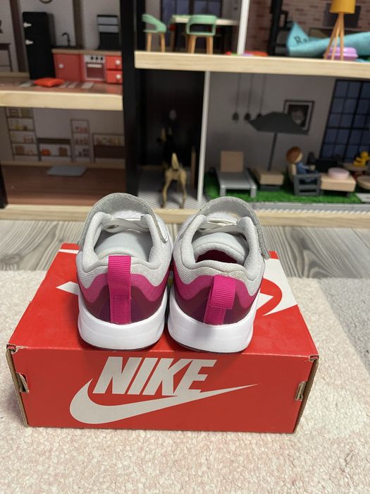 Adidasi copii Nike marimea 25