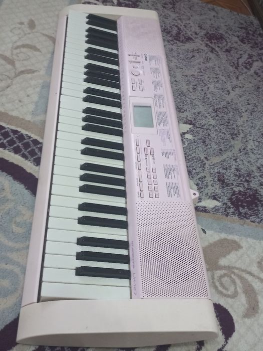 Продаётся синтизатор