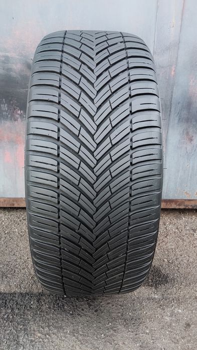 1брой  всесезонна гума 225/40/18 Toyo Celsius AS2
dot23
7.4mm
Много до
