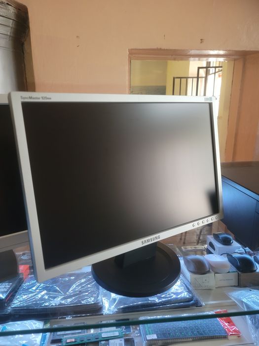 Продаётся монитор в хорошем состоянии 19 дюймов