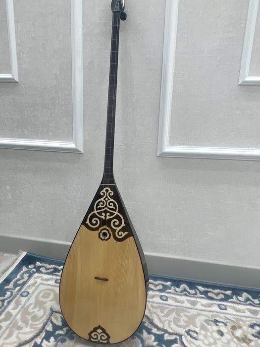 Сұр жаңа кәсіби домбыра