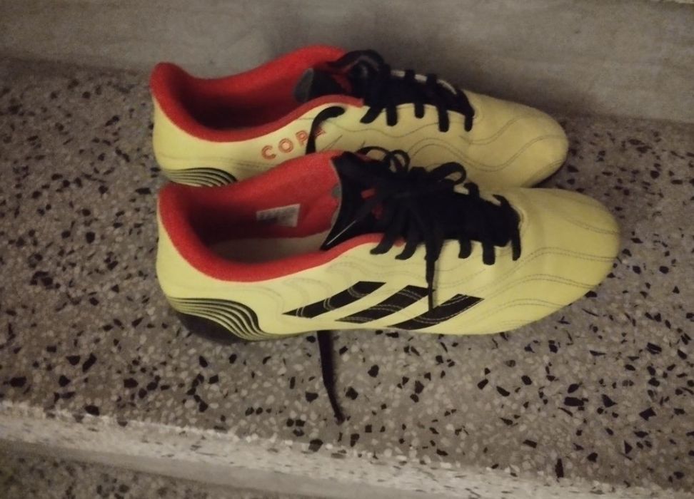 Футболни бутонки АДИДАС