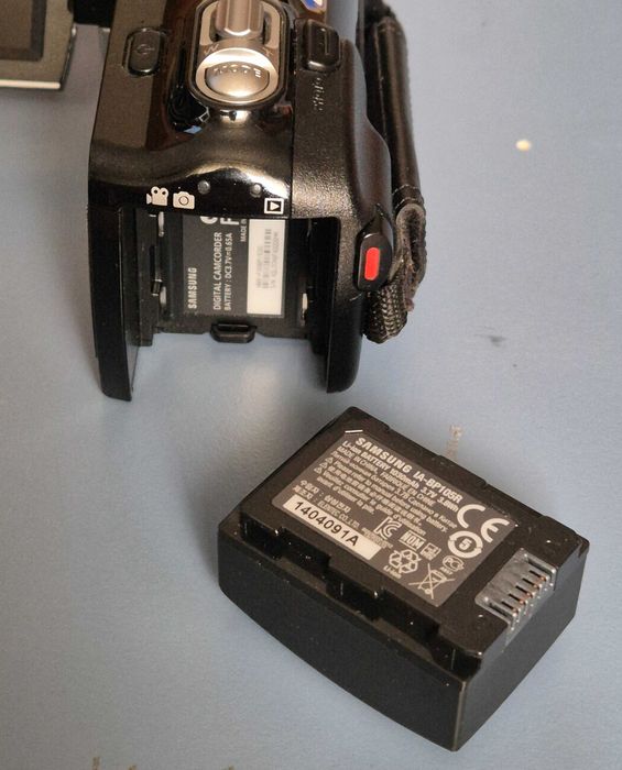 Vanduta ! Camera video Samsung HMX-F90. Stare tehnica si estetica ok