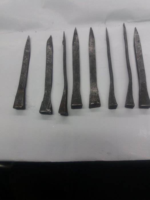 Гвозди для подков.