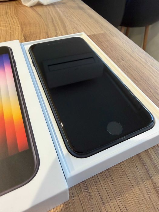 iPhone SE (2022), 64GB, Midnight